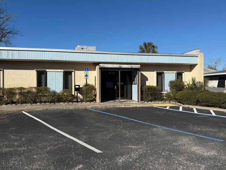 More Photos Of 911 S 8th St, Fernandina Beach Coworking Space