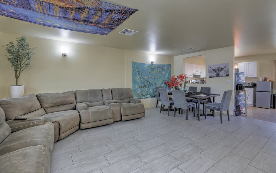 More Photos Of 186 Bell Way, Ventura Apartments For Sale