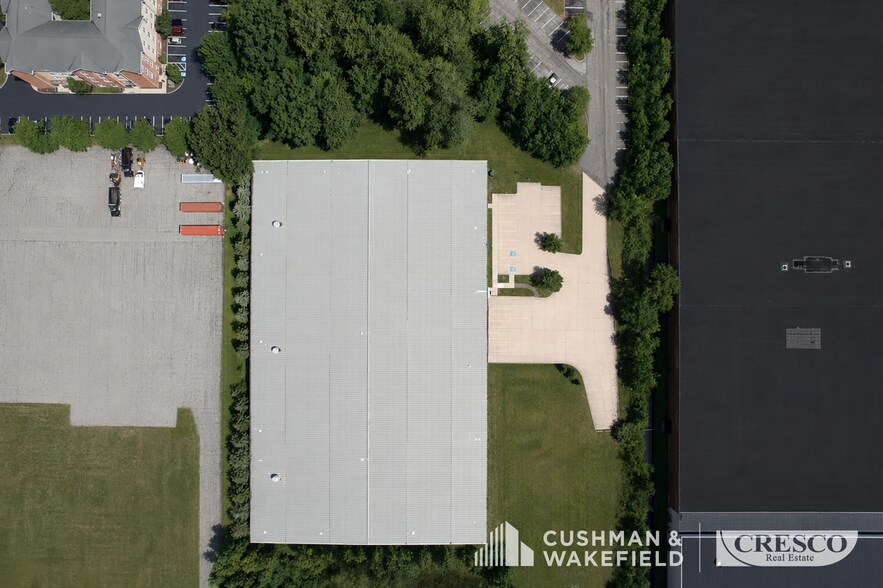 More Photos Of 30700 Aurora Rd, Solon Warehouse For Lease