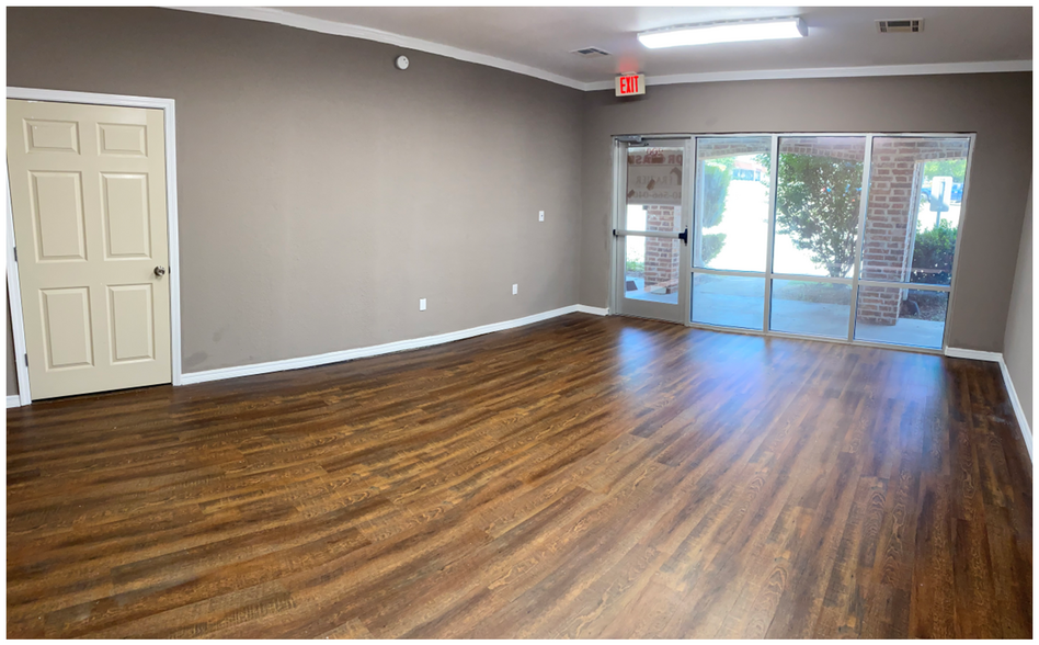 More Photos Of 2601 Hilltop Dr, Sherman Self Storage For Lease