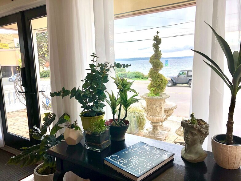 More Photos Of 4030 Beach Dr SW, Seattle Specialty For Sale