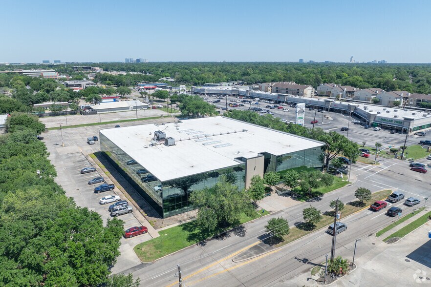 More Photos Of 1880 S Dairy Ashford Rd, Houston Office Residential For Lease