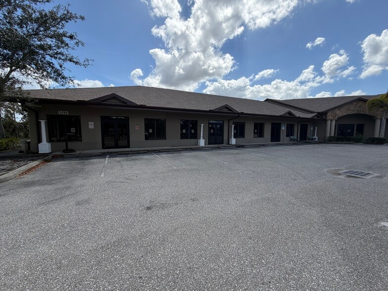 Primary Photo Of 5260 Duncan Rd, Punta Gorda Showroom For Lease