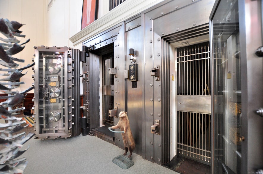 More Photos Of 236 Prospect St, Torrington Bank For Sale