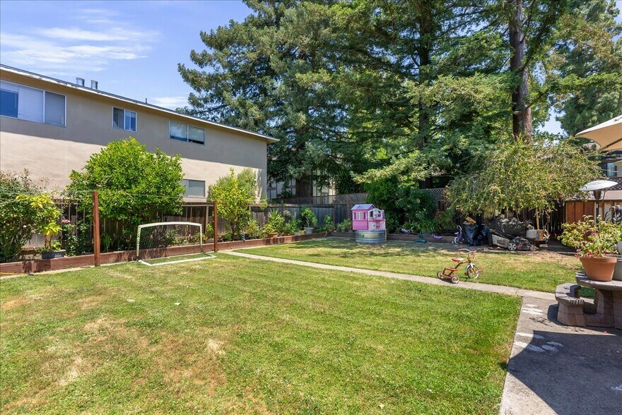 More Photos Of 109 Hobart Ave, San Mateo Apartments For Sale