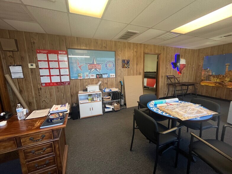 More Photos Of 10646 Gulfdale St, San Antonio Unknown For Lease