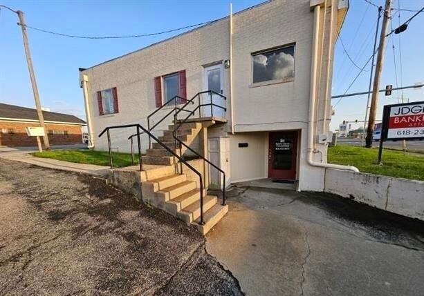 More Photos Of 4140 Broadway St, Mount Vernon Office For Sale