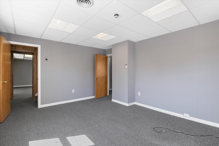 More Photos Of 52 Highland St, Worcester Office For Lease