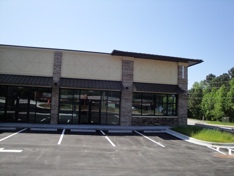 More Photos Of 4020 Satellite Blvd, Duluth Service Station For Lease