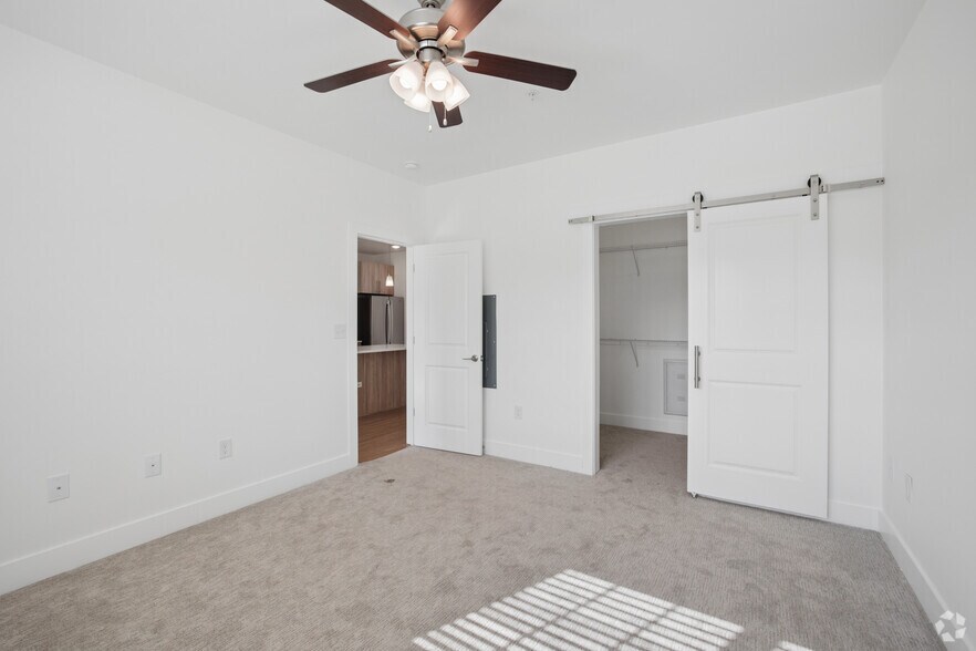 More Photos Of 14801 Statesville Rd, Huntersville Apartments For Sale