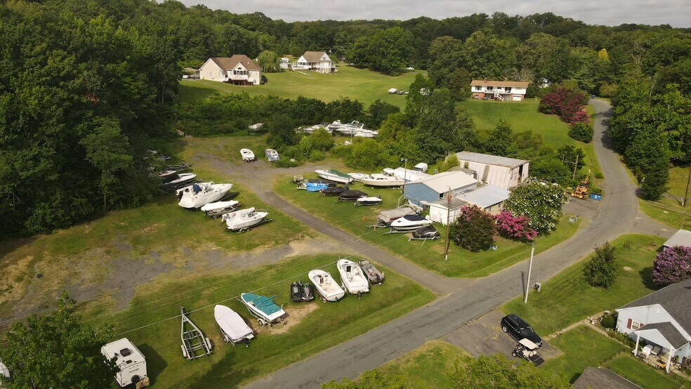 More Photos Of 121 Willow Landing Rd, Stafford Marina For Sale