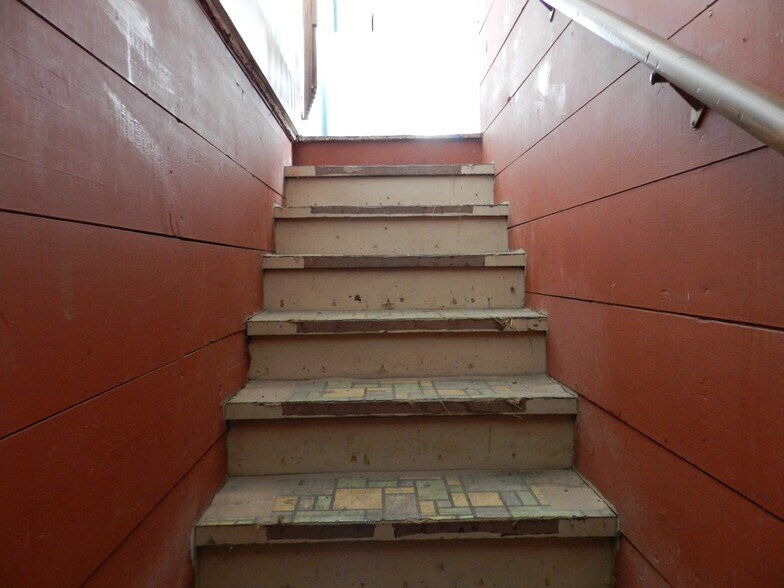 More Photos Of 104 Challis St, Salmon Warehouse For Sale