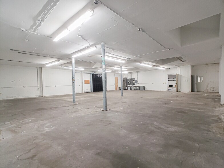 More Photos Of 3408 Trinity St, Los Angeles Warehouse For Sale