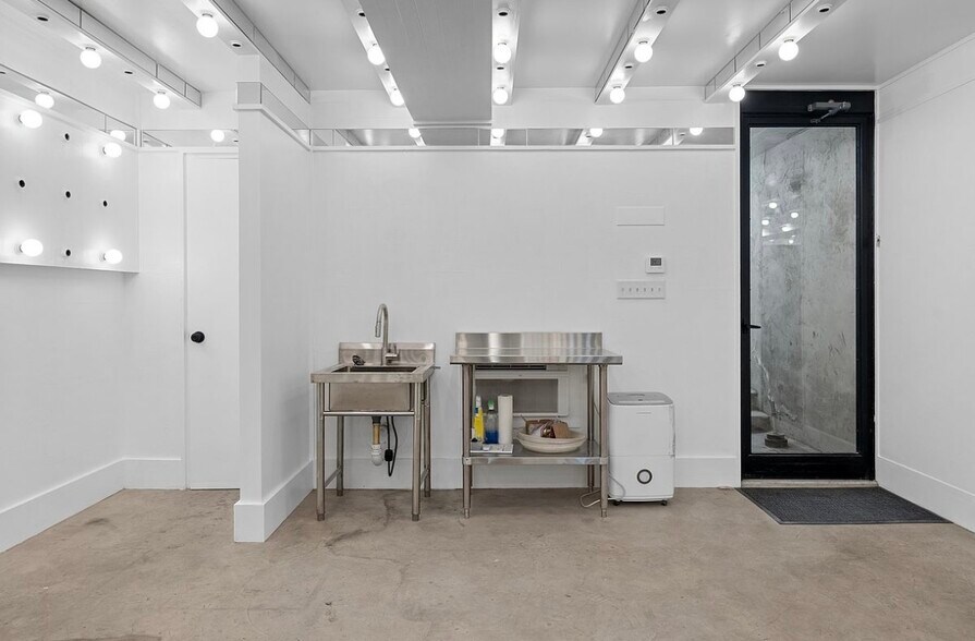 More Photos Of 1037 Dean St, Brooklyn Storefront For Lease