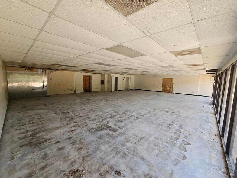 More Photos Of 430-436 Columbia Dr, Carrollton Unknown For Lease