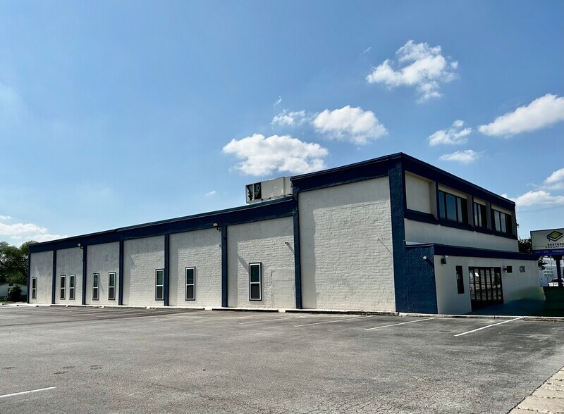More Photos Of 4205 San Pedro Ave, San Antonio Schools For Lease