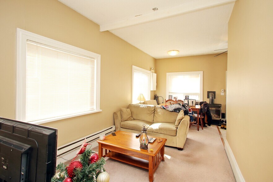 More Photos Of 10-12 Centre St, Markham Office Residential For Sale