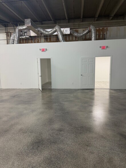 More Photos Of 4093 N 28th Way, Hollywood Warehouse For Lease