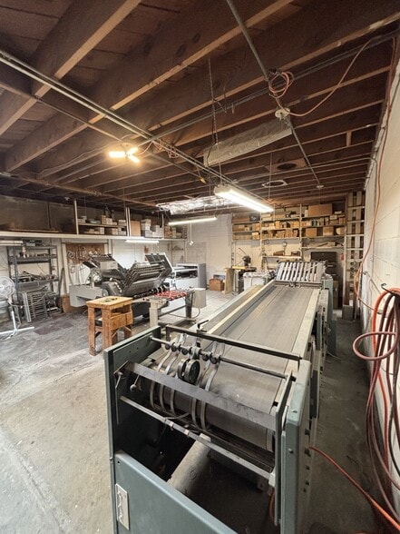 More Photos Of 366 24th St, Oakland Manufacturing For Sale