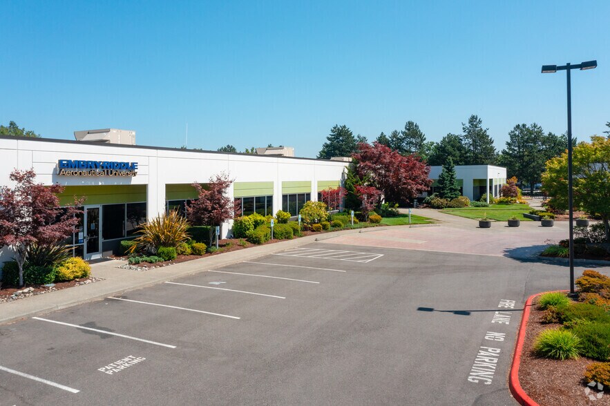 More Photos Of 923 Powell Ave SW, Renton Unknown For Lease