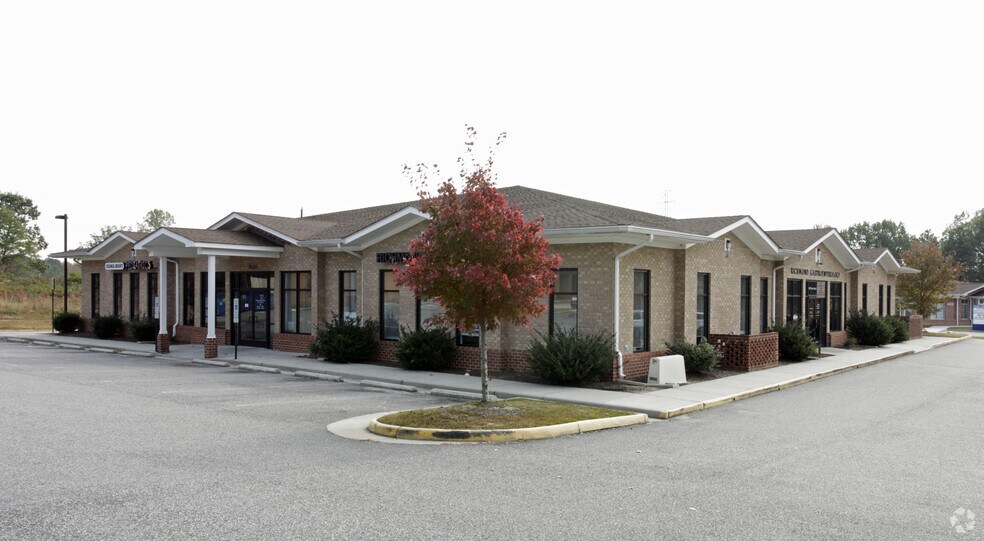 More Photos Of 16011 Kairos Rd, Colonial Heights Medical For Lease