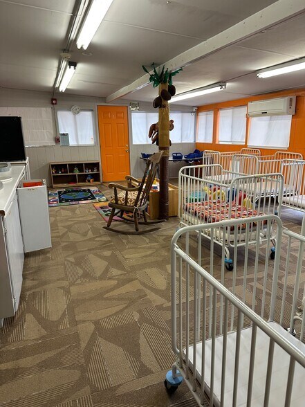 More Photos Of 1005 Austin St, Midland Storefront For Sale