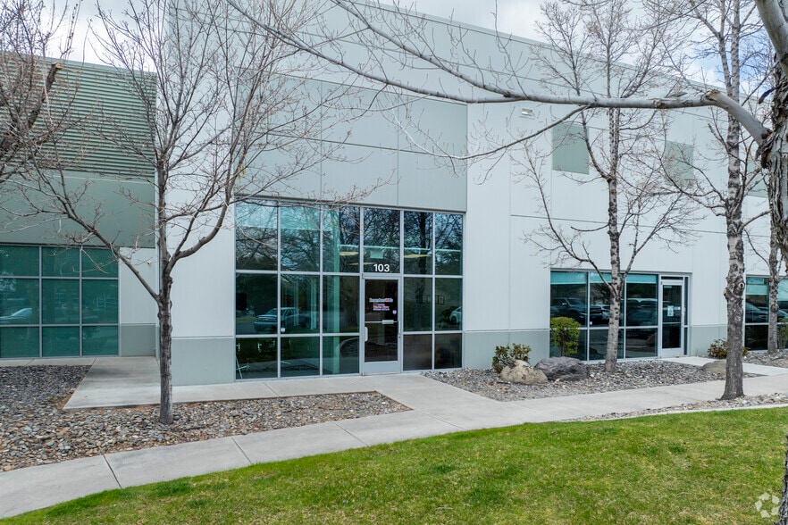 More Photos Of 895 E Patriot Blvd, Reno Distribution For Lease