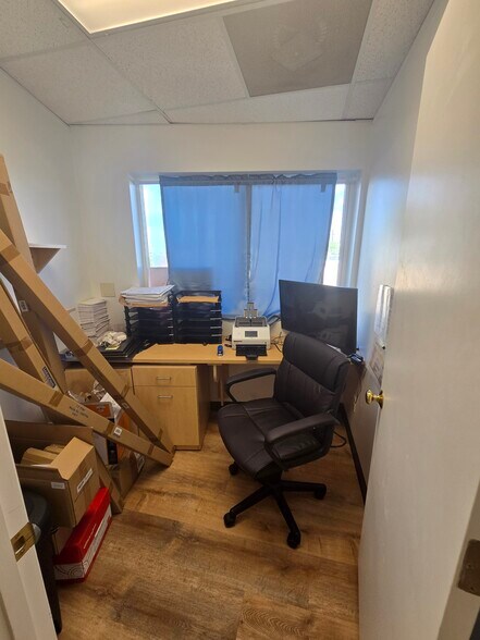 More Photos Of 400 Ala Makani St, Kahului Office For Lease
