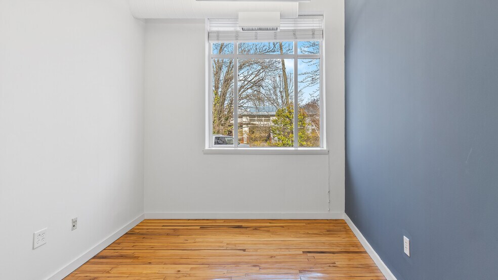 More Photos Of 514 Dabney Rd, Henderson Office For Lease