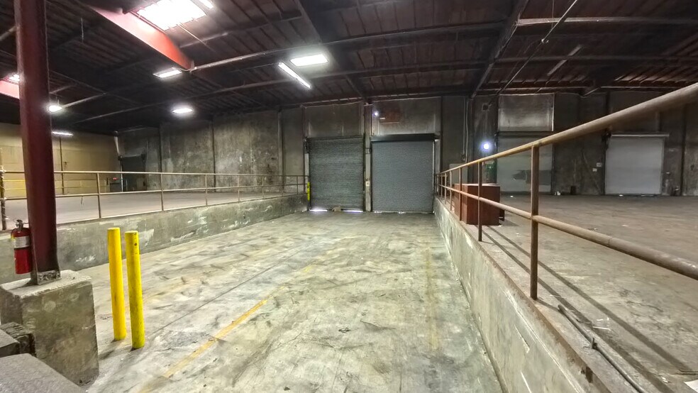 More Photos Of 1363 S Bonnie Beach Pl, Commerce Warehouse For Lease