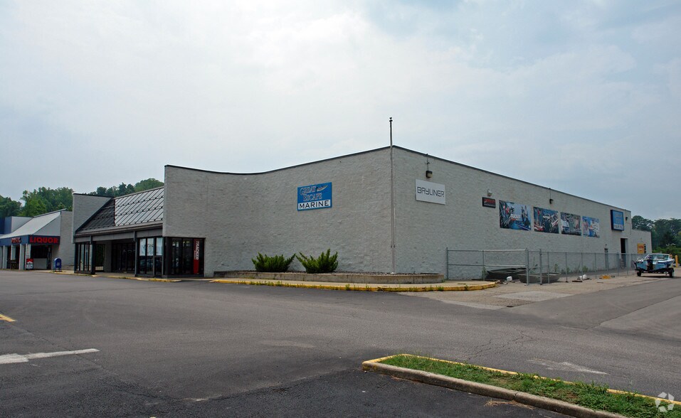 More Photos Of 5636 US Route 60, Huntington Unknown For Lease
