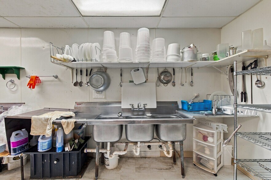 More Photos Of 547 E Main St, Ashland Restaurant For Sale
