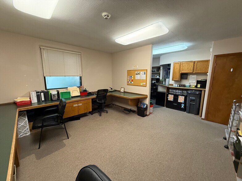 More Photos Of 1128 Broadway St, Longview Office For Sale