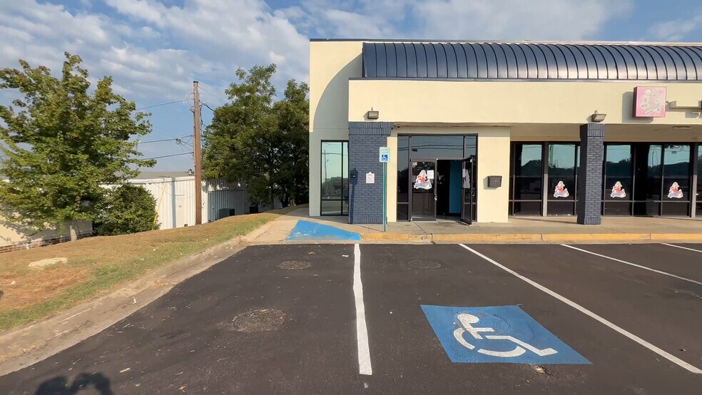 Primary Photo Of 821 Concord Rd SE, Smyrna Unknown For Lease