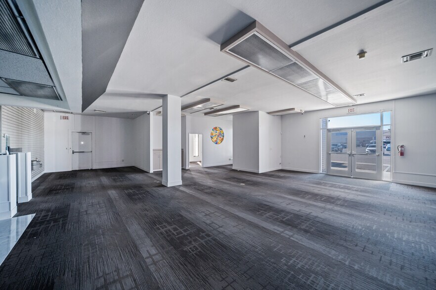 More Photos Of 1755 E Lakeside Dr, Bullhead City Bank For Sale