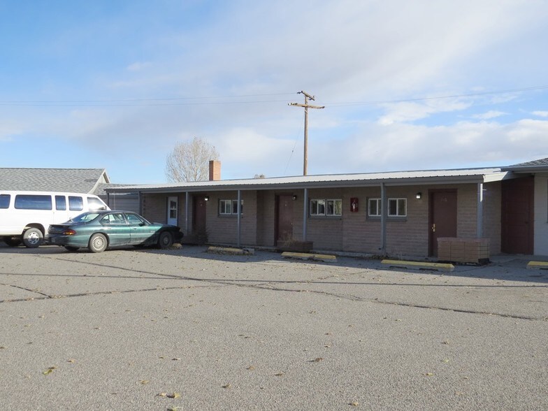 605 W 2nd St, Shoshoni, WY 82649 Motel For Sale