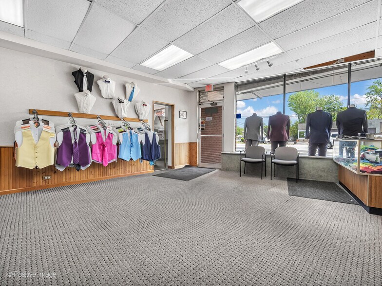 More Photos Of 17702 Oak Park Ave, Tinley Park Storefront Retail Office For Sale
