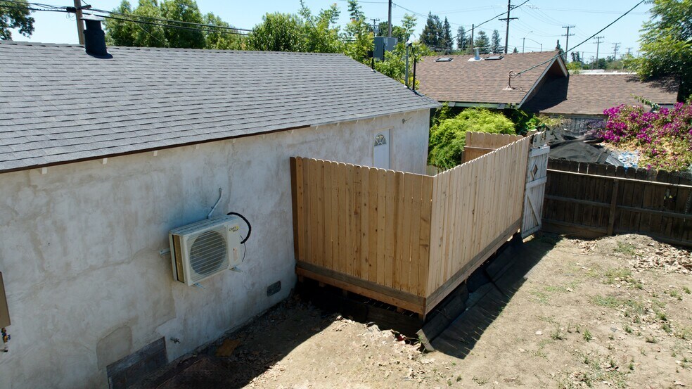 More Photos Of 1012 E Mineral King Ave, Visalia Flex For Sale