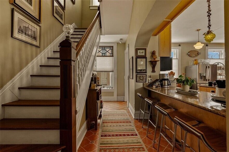 More Photos Of 809 Hall St, Saint Joseph Hospitality For Sale