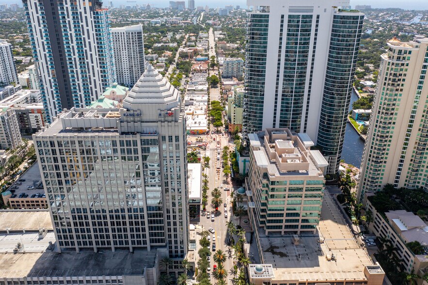 More Photos Of 450 E Las Olas Blvd, Fort Lauderdale Office For Lease