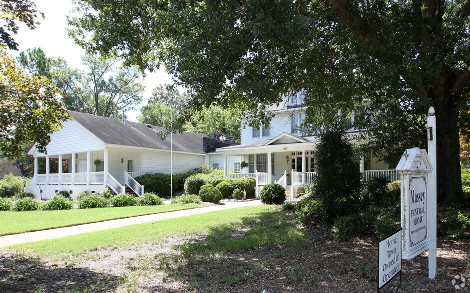 More Photos Of 913 N Arendell Ave, Zebulon Funeral Home For Sale