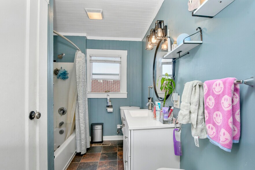 More Photos Of 310 Sandy Ln, Oakley Manufacturing For Sale