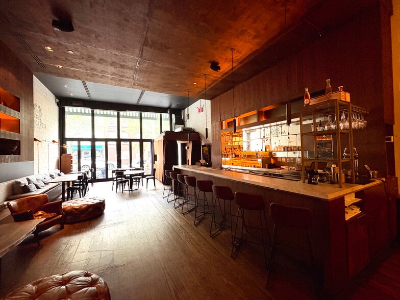 More Photos Of 115 Berry St, Brooklyn Storefront For Lease
