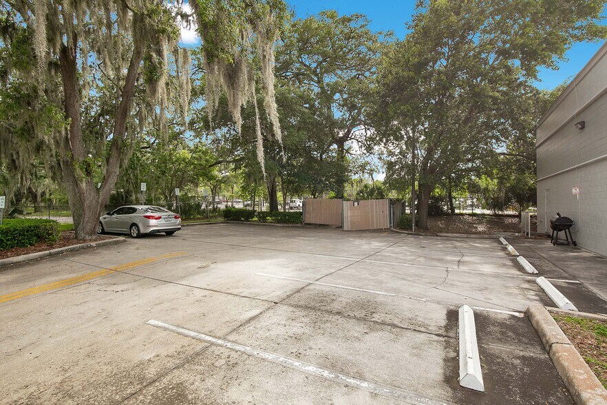More Photos Of 950-954 N State Road 434, Altamonte Springs Freestanding For Lease