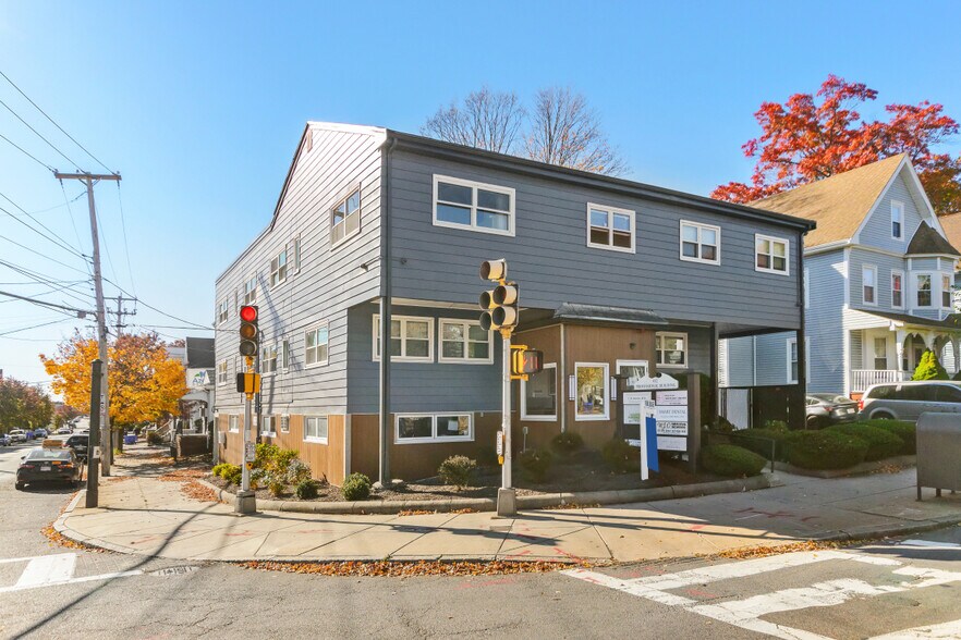 More Photos Of 452 Pleasant St, Malden Office For Lease
