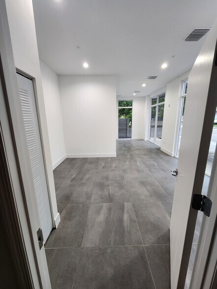 More Photos Of 961 SW 7th St, Miami Apartments For Lease