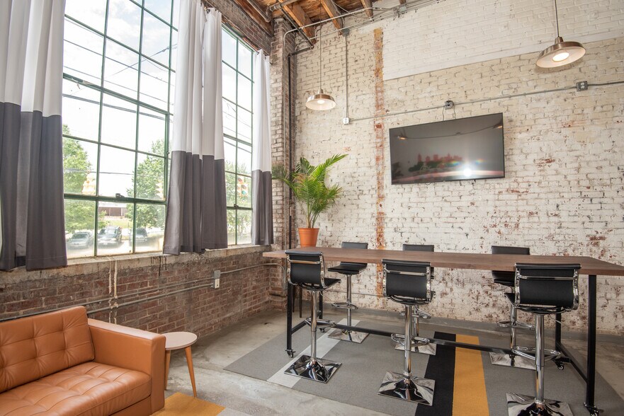 More Photos Of 887 W Marietta St NW, Atlanta Loft Creative Space For Lease