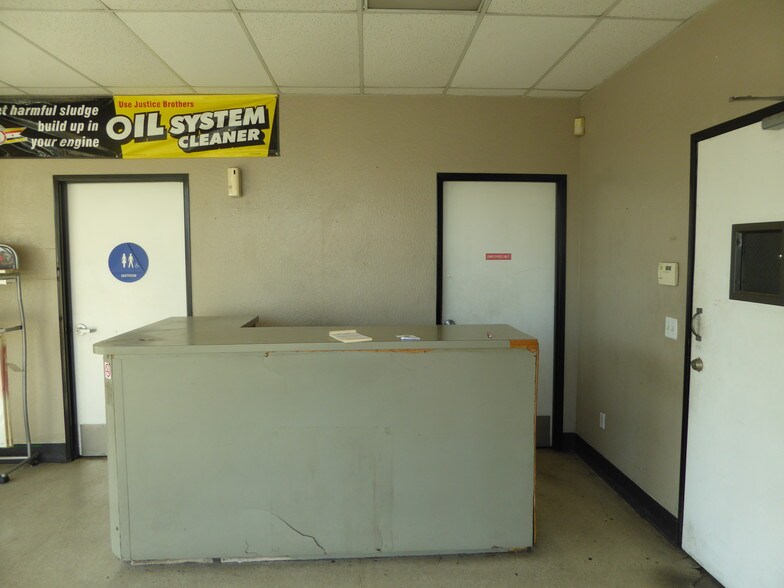 More Photos Of 1946 Davis St, San Leandro Auto Repair For Sale