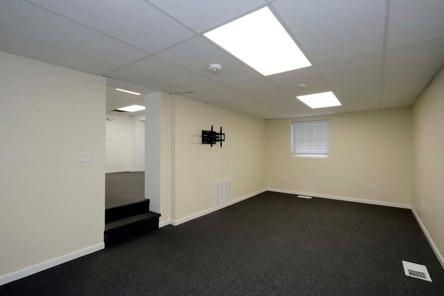 More Photos Of 489 Ashley Blvd, New Bedford Freestanding For Sale