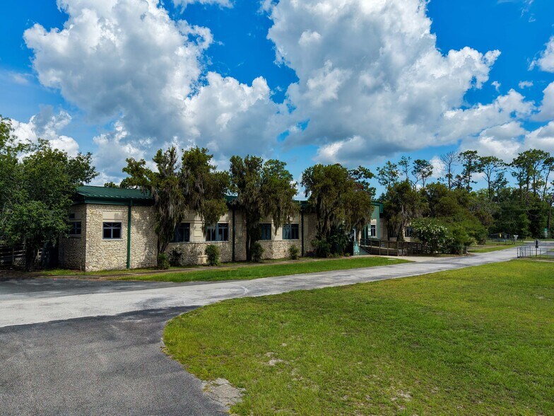 More Photos Of 502 N Center St, Perry Schools For Sale